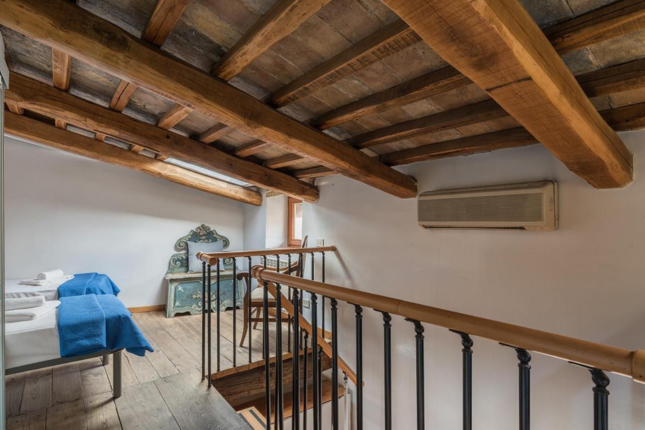 Cozy Wooden Apt In Piazza Navona Rome