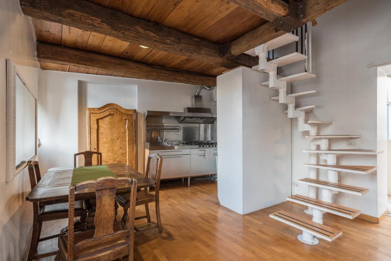 Appartement Cozy Wooden Apt In Piazza Navona