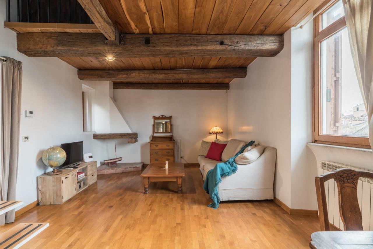 Cozy Wooden Apt In Piazza Navona Appartement *