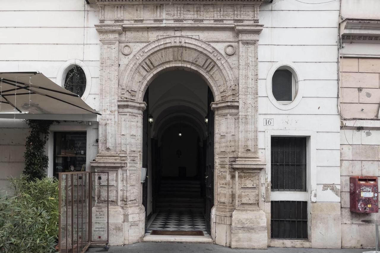 Cozy Wooden Apt In Piazza Navona Appartement